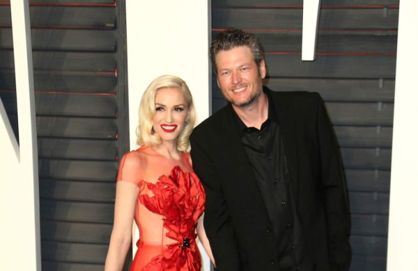 Gwen Stefani no acaba de 'creerse' su romance con Blake Shelton