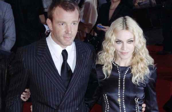 Guy Ritchie cree que Madonna es muy severa con su hijo