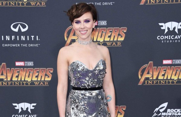 Scarlett Johansson relata el 'calvario' de una de sus alfombras rojas más accidentadas