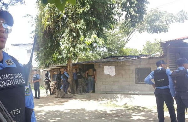 Joven muere abatido por la policía en Lomas del Carmen