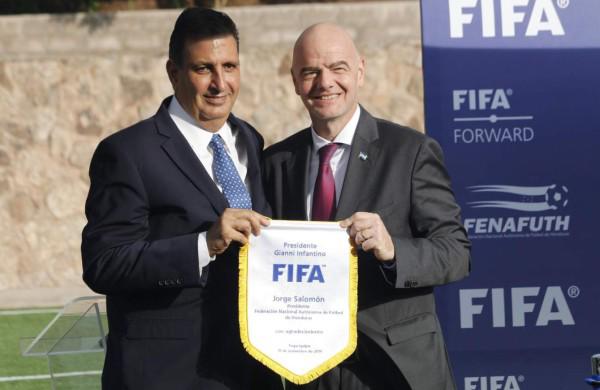 Gianni Infantino estuvo en el 2019 en Honduras para inaugurar de forma oficial el estadio infantil El Birichiche