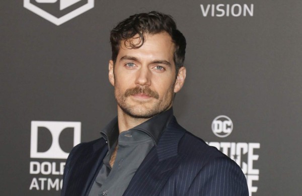 Henry Cavill quiere ser 'James Bond'