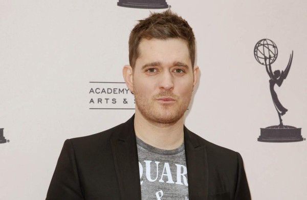 Michael Bublé niega haber sido infiel a su ex