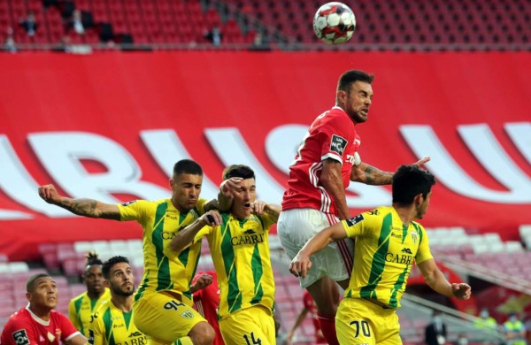 Tondela y Jonathan Rubio le sacan un empate de visita al Benfica en reanudación de la Liga portuguesa