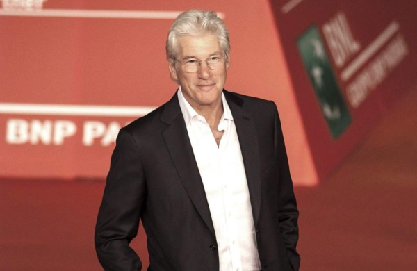 Richard Gere: 'La gente tiene miedo de verse arrastrada por la miseria'