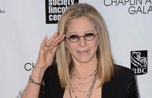 Barbra Streisand solo canta si le pagan