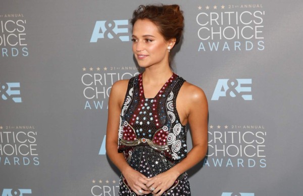 Alicia Vikander no aprueba los derroches