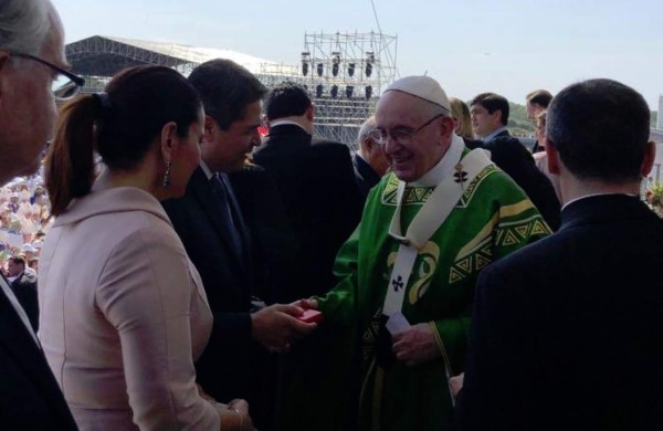 Juan Orlando Hernández asiste a misa del Papa en Panamá