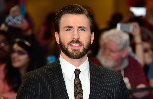 Chris Evans confiesa que le gustan los gluteos