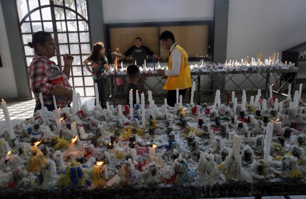 Más de 2,000 peregrinos de todo el país visitan a diario la Virgen de Suyapa
