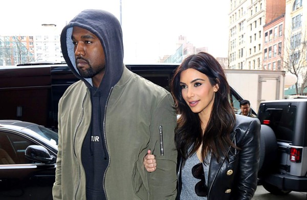 Kim Kardashian y Kanye West dan rienda suelta a su pasión en baños públicos