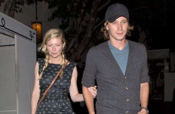 Kirsten Dunst está feliz de su relación con Garrett Hedlund