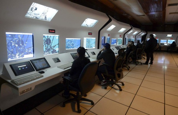 México exige dos tripulantes en cabina de pilotos tras catástrofe en Francia