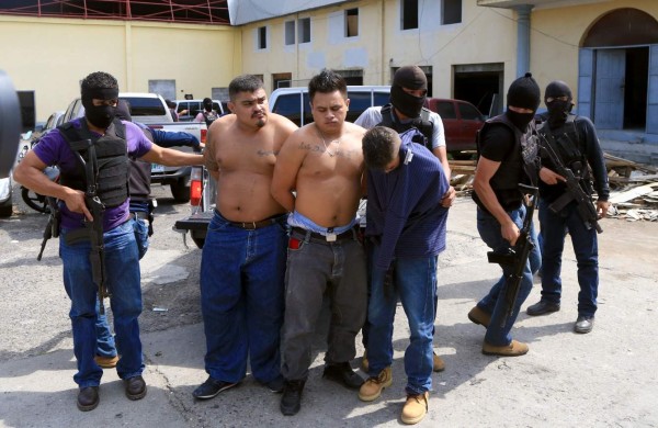 Al penal supuestos cabecillas de la pandilla 18 detenidos en Chamelecón