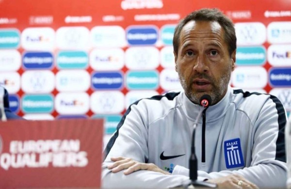 John van't Schip, DT de Grecia, sobre duelo ante Honduras: 'Tenemos que estar concentrados'