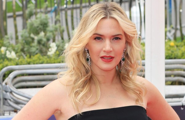 Kate Winslet guarda su Óscar en el baño
