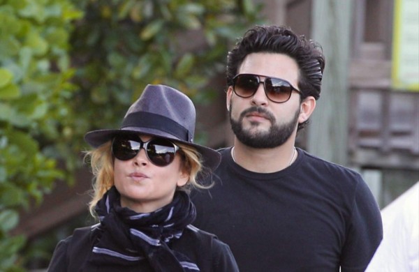 Paulina Rubio y Gerardo Bazúa siguen juntos