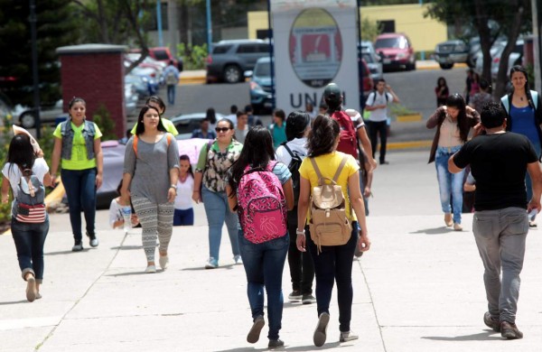 Condicionan matrícula al índice académico en la Unah