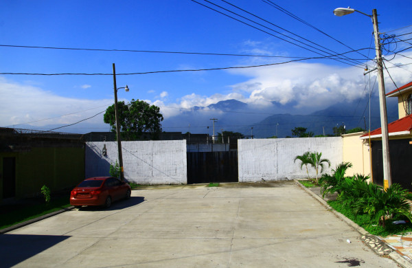 Sampedranos denuncian construcciones en calles y derechos de vía