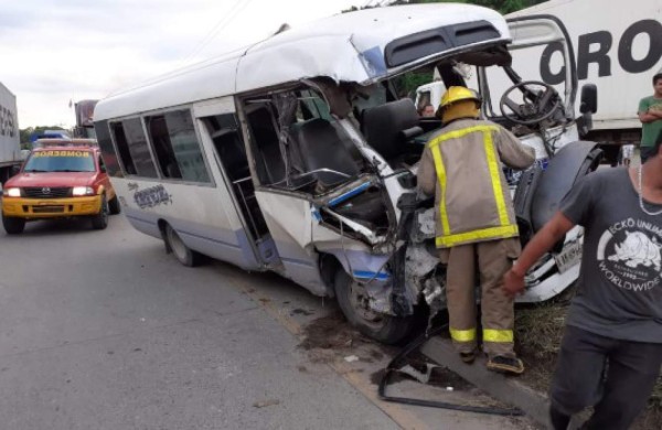Asalto a bus de la empresa Citul de Choloma termina en accidente