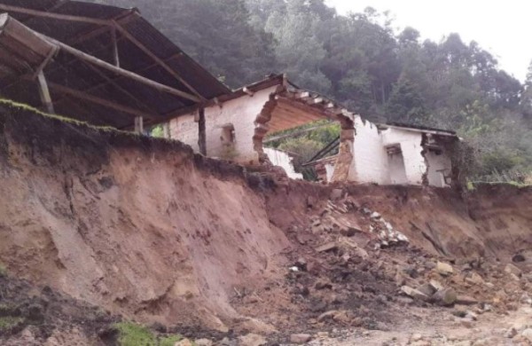 Mueren otras ocho personas soterradas tras el paso de Iota en Lempira