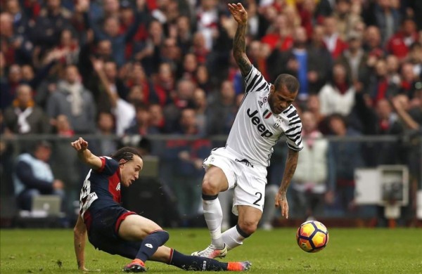 Video: Dani Alves sufre horrible lesión y es baja por varios meses