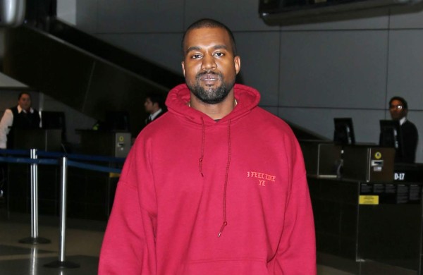 Kanye West sigue esperando el alta médica