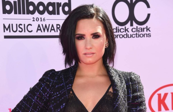 Demi Lovato abandona Twitter e Instagram