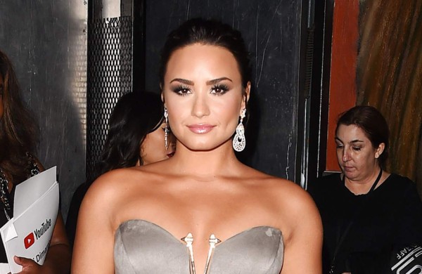 Demi Lovato está abierta a salir con hombres y mujeres  