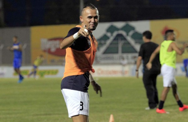 Jorge Zaldívar y su nuevo look contra el Victoria