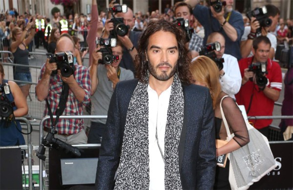 Russell Brand es 'contradictorio y autodestructivo'
