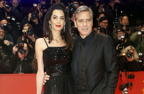 La esposa de Clooney le regaló un cortacésped