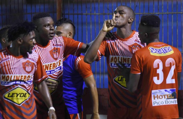 El Vida no falló y hundió al Social Sol