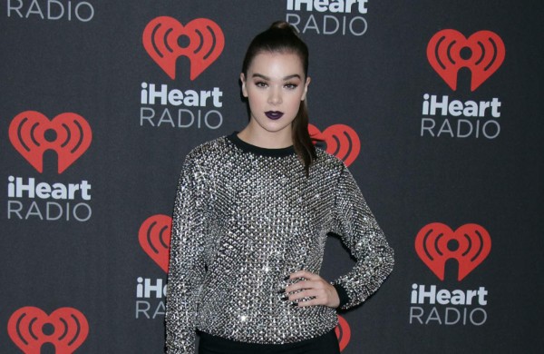 Hailee Steinfeld encuentra el equilibrio entre su la música y el cine