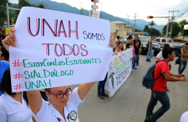 Clases siguen suspendidas por toma en la Unah-vs