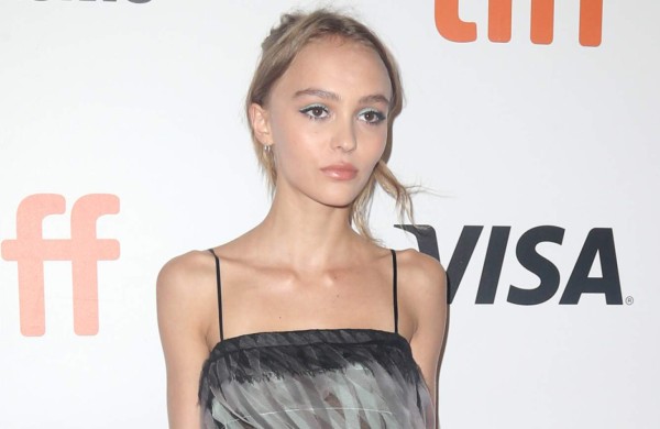 Lily-Rose Depp confiesa sus problemas de anorexia