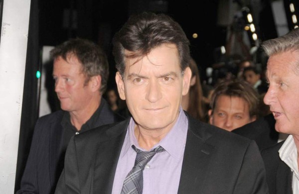 Charlie Sheen es acusado por Corey Feldman de violar a Corey Haim