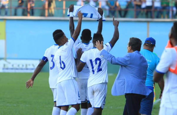 VIDEO: El bonito homenaje de Alberth Elis para Arnold Peralta