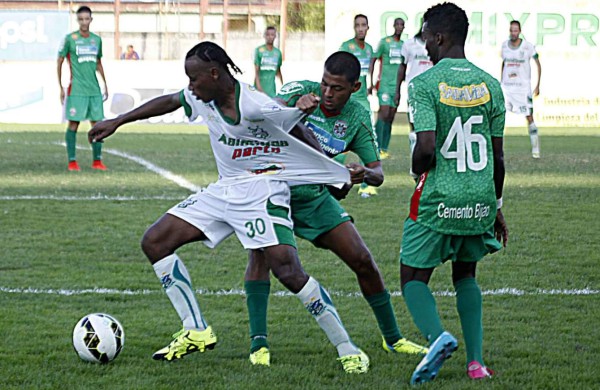 Un empate para el olvido entre Platense y Marathón