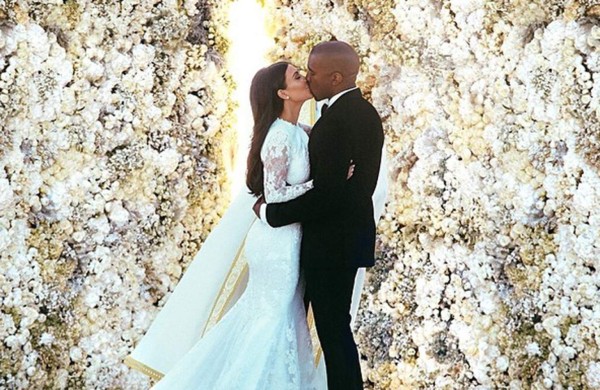 Kim Kardashian se viste de novia para su ex Kanye West