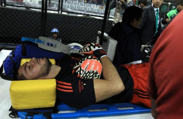 Alarmante lesión del portero mexicano Jesús Corona