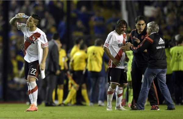 Se suspende el superclásico por agresión a jugadores de River