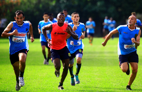 Ever Alvarado 'Me pican los pies por volver a jugar”