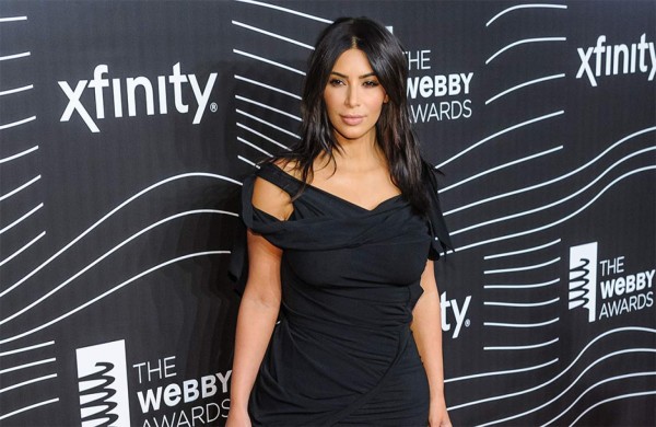 'Selfies desnuda hasta que muera': Kim Kardashian  