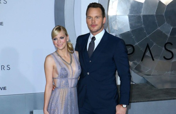 Chris Pratt le regala a Anna Faris un segundo anillo de compromiso  