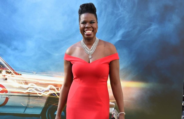 Leslie Jones deja Twitter por insultos racistas