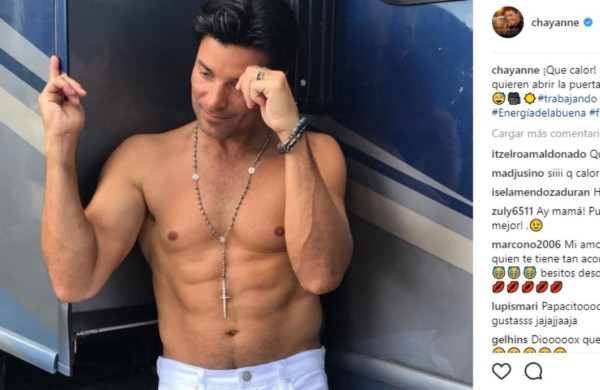 Chayanne impresiona sin camisa a los 49 años