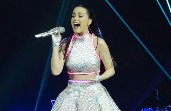 Katy Perry quiere componer el tema electoral de Hillary Clinton