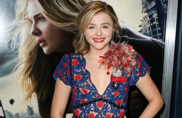 A Chloë Moretz le pedían que se quitara las costillas