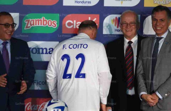 Fabián Coito fue presentado como nuevo entrenador de la selección de Honduras